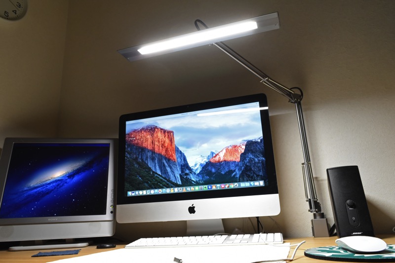 desk-zlight1.jpg Desk zlight1